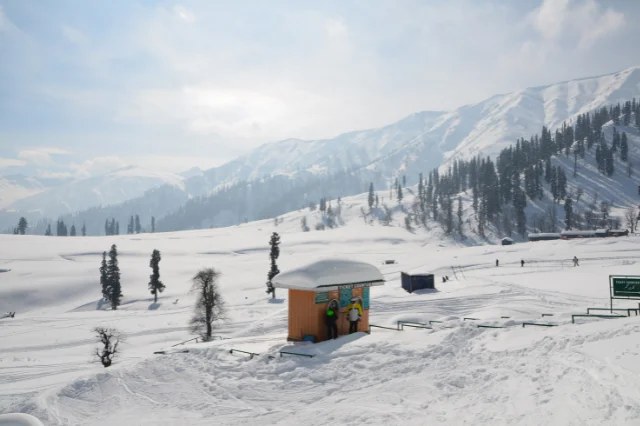 Kashmir winter Tour package, kashmir winter tour, kashmir in february and january