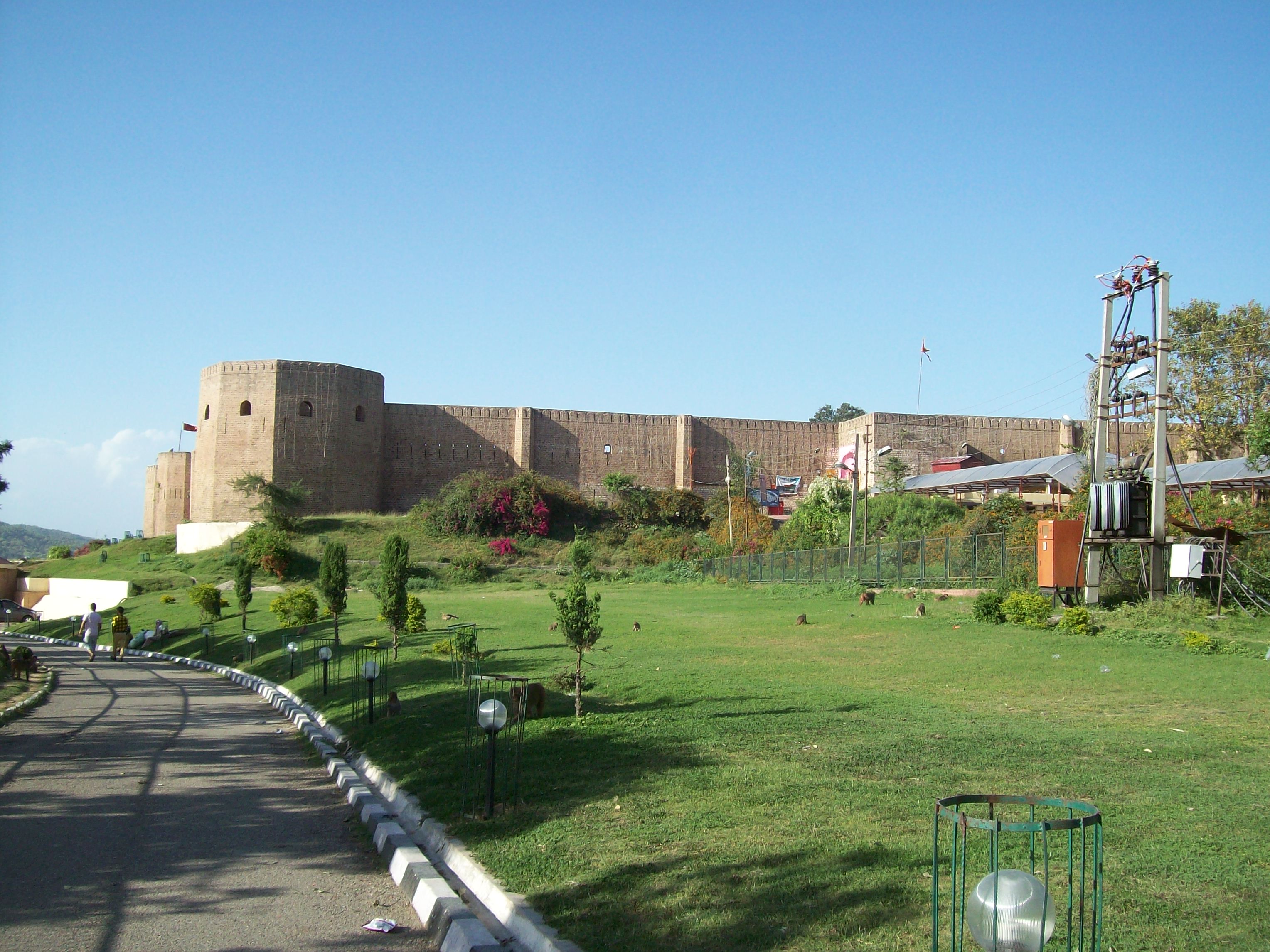 Bahu Fort and Gardens